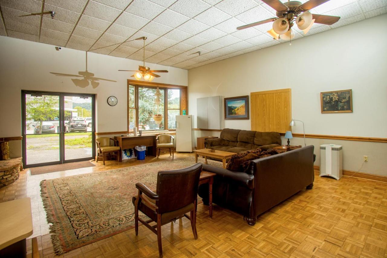 Moundsville Lafayette Inn מראה חיצוני תמונה